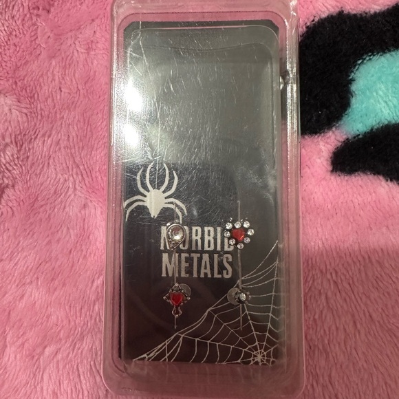 Hot topic Labret 4 pk cartilage earrings ‼️NEED GONE‼️ - Picture 2 of 3